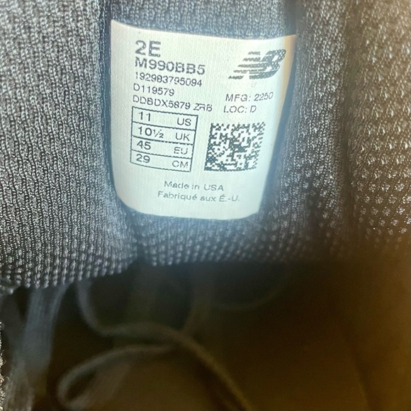 BNIB!  Men’s black New Balance 990v5!  Size 11 2E wide - Picture 7 of 7